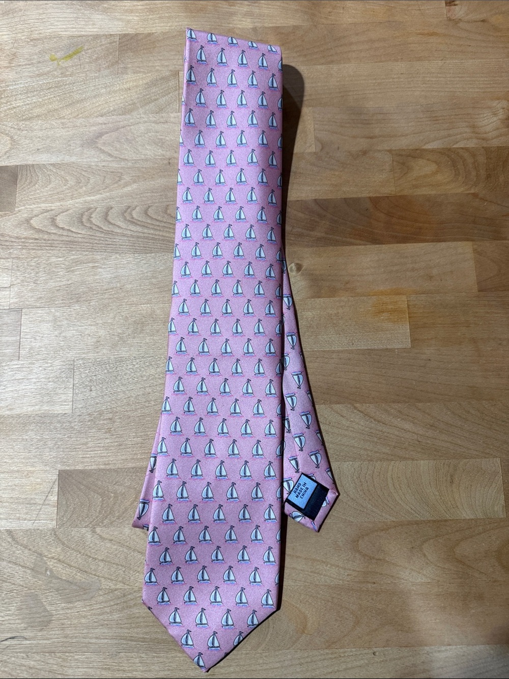 Sero New England Classics Men's 100% Silk Pink Patterned Sailboat Tie